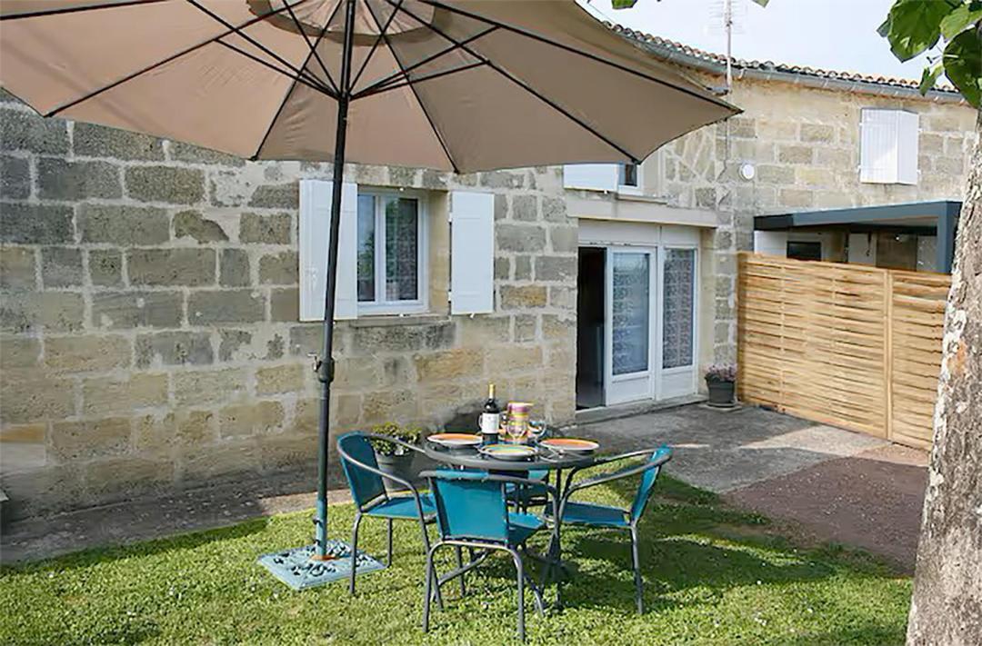 Gite De Catherine Saint-Christophe-des-Bardes Esterno foto